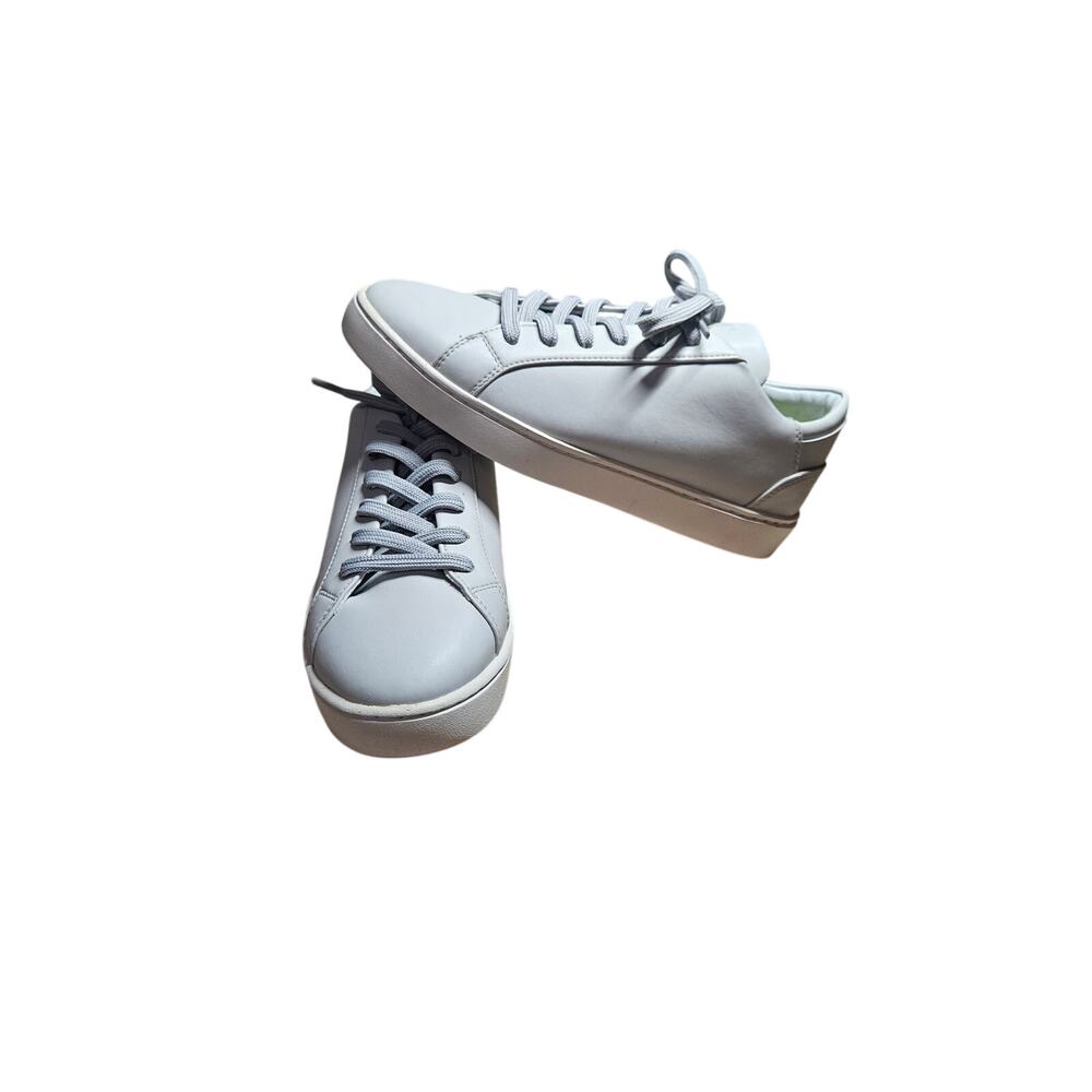 Thousand Fell Womens Sneaker White SIze 7.5 Regular Width NWOB